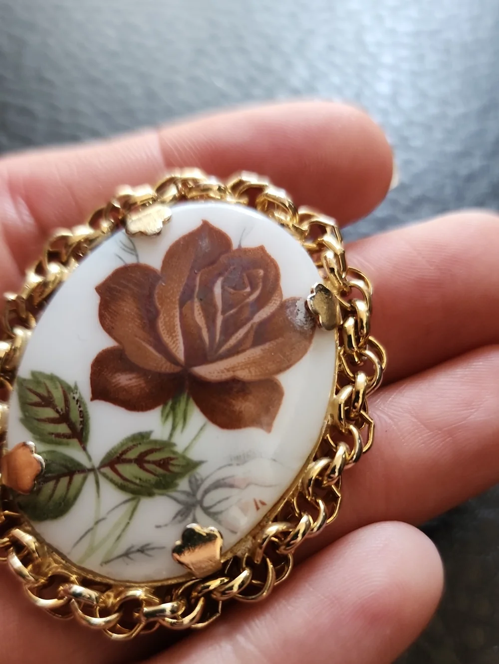 VTG Gold-Tone Floral Porcelain Cameo Brooch/Pendant - Brown Rose